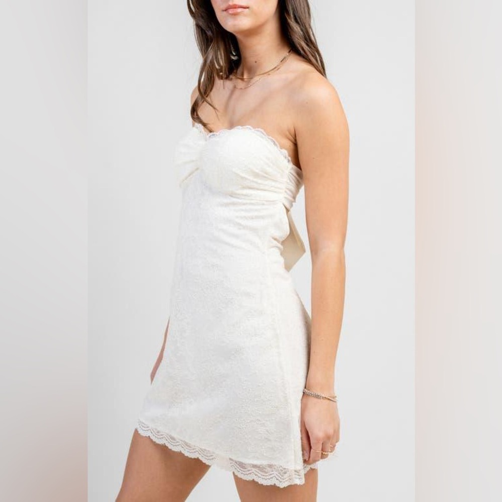 Strapless lace minidress (tie back)